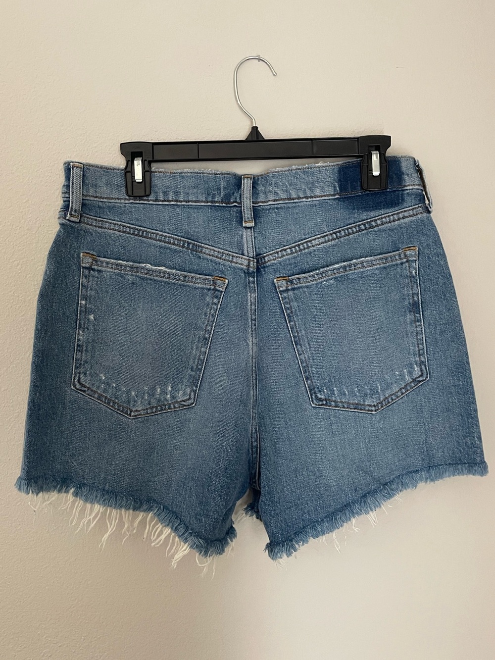 Abercrombie & Fitch Light Wash High-Rise Mom Short, 4 inch inseam - Picture 2 of 7